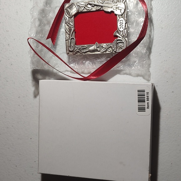 🌲 4 FOR $20. Longaberger Pewter Photo Frame Ornament From 2003 Red Ribbon Han… - Picture 4 of 4
